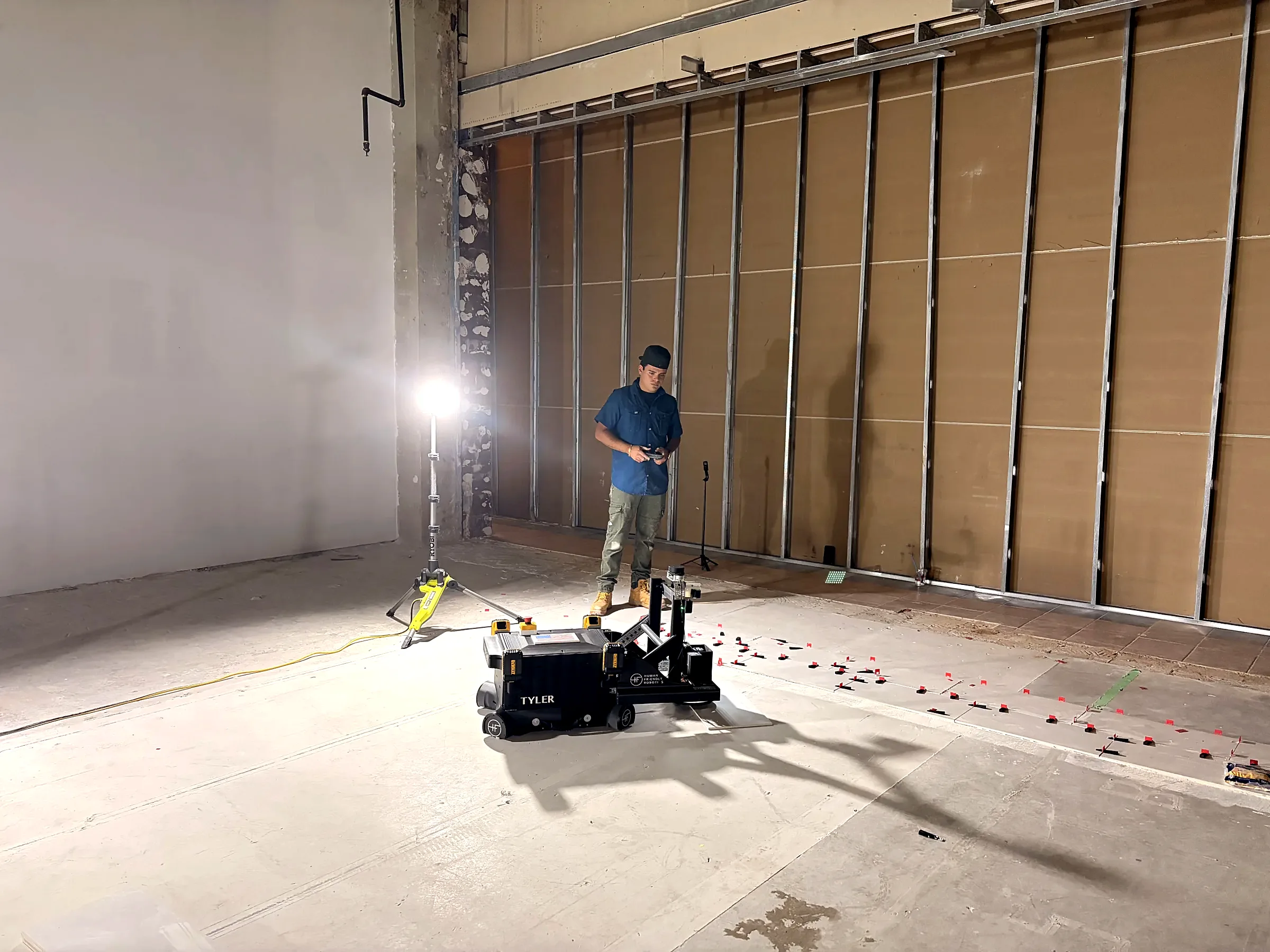 Tyler — tiling robot, Jobsite · operator on the floor